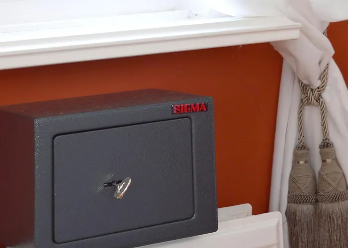 Epic Location דירה