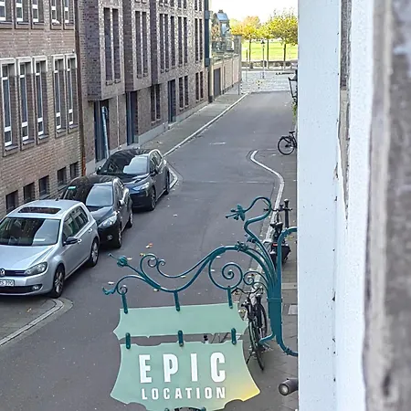 Epic Location アパート